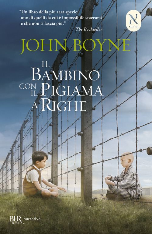BAMBINO CON IL PIGIAMA A RIGHE (IL)